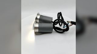 1E82512 बरसात के मौसम में दीवार की रोशनी के लिए किस आईपी रेटिंग की आवश्यकता है?